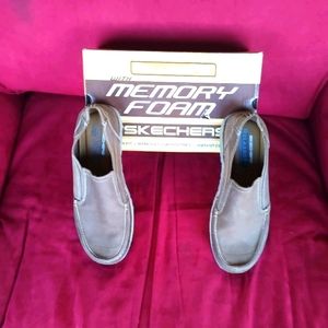 Mens shoes